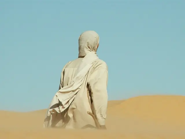 nomad-2362593_640
