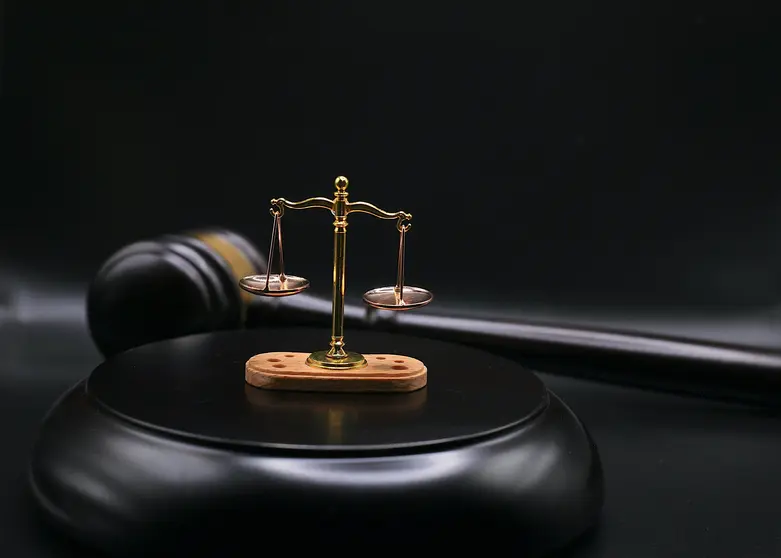 sergeitokmakov-gavel-7499911