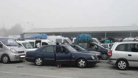 900